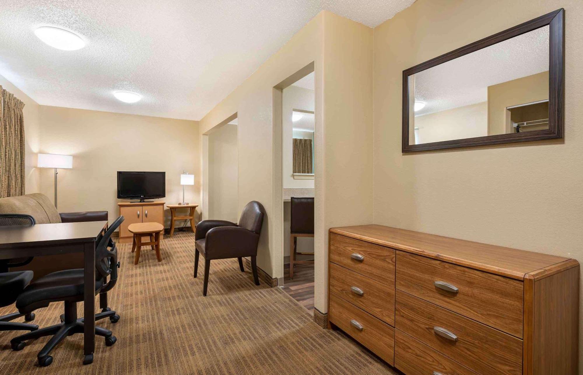 Suburban Studios Indianapolis Northwest - College Parks Экстерьер фото